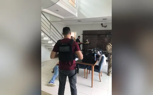 
          Imagem ilustrativa da imagem Foragido da Justiça do ES condenado a mais de 60 anos é preso no Acre
          