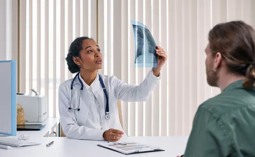 
          Imagem ilustrativa da imagem Câncer ósseo infantil: como identificar os primeiros sintomas e agir rápido
          