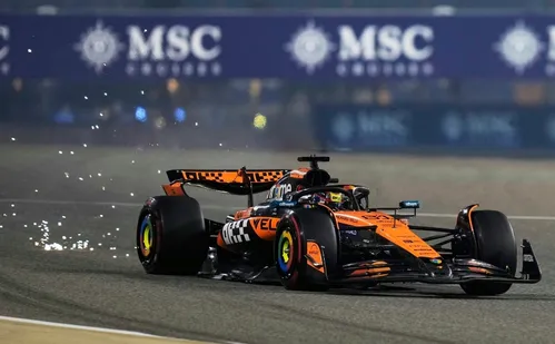 
          Imagem ilustrativa da imagem GP do Bahrein de F1: McLaren domina e Bortoleto é o 13º no 2º treino livre
          