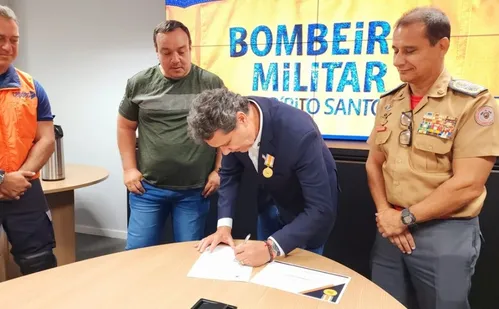 
          Imagem ilustrativa da imagem Governo anuncia nova turma de formação com 100 soldados do Corpo de Bombeiros
          