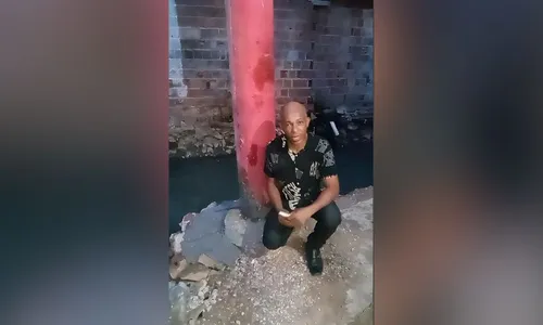 
          Imagem ilustrativa da imagem Governo inicia retirada de entulhos de canal de Santo Amaro
          