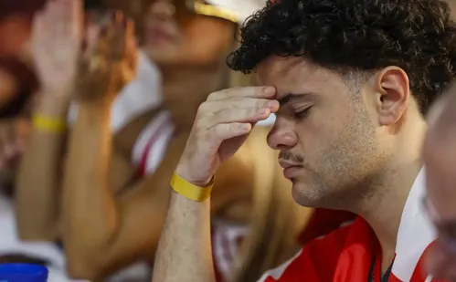 
          Imagem ilustrativa da imagem Grupo Especial: 4 escolas são multadas no Rio por desrespeito a regras
          