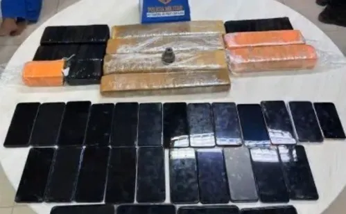 
          Imagem ilustrativa da imagem Grupo faz arrastão e rouba ao menos 15 pessoas em Vila Velha
          