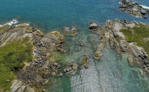 
          Imagem ilustrativa da imagem História, espiritualidade e ilhas paradisíacas em Vila Velha
          