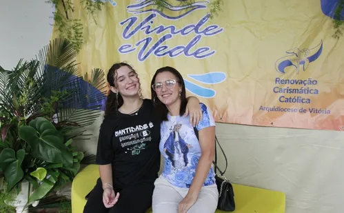 
          Imagem ilustrativa da imagem Histórias de fé em encontro de jovens no Vinde Vede
          