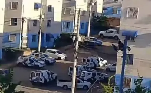 
          Imagem ilustrativa da imagem Homem é preso após agredir companheira e manter filhos reféns no ES
          