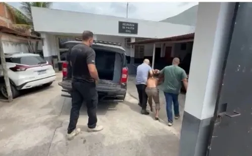 
          Imagem ilustrativa da imagem Homem é preso por invadir casa de prefeito de cidade pela segunda vez
          