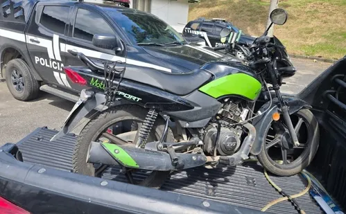 
          Imagem ilustrativa da imagem Homem é preso por receptação e polícia identifica suspeito de roubo em Cariacica
          