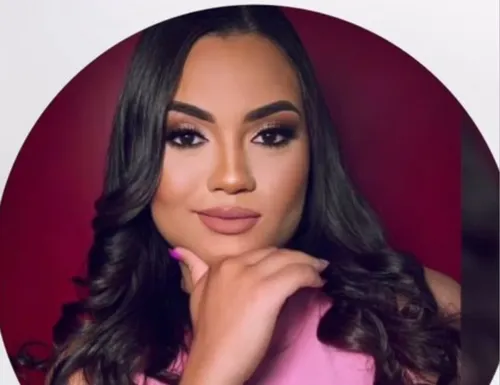 
          Imagem ilustrativa da imagem Homem mata companheira em motel, tenta fugir, mas acaba preso
          