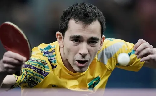 
          Imagem ilustrativa da imagem Hugo Calderano disputa final inédita na Copa do Mundo de tênis de mesa
          