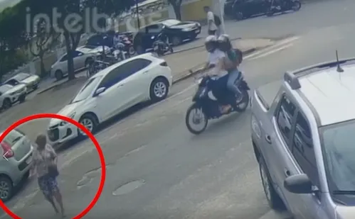 
          Imagem ilustrativa da imagem Idosa é atropelada ao atravessar fora da faixa de pedestres em São Mateus
          