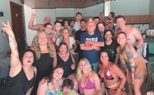 
          Imagem ilustrativa da imagem Idosos voltam às salas de aula para ter nova profissão
          