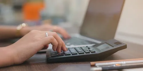 
          Imagem ilustrativa da imagem Imposto de Renda 2025: como evitar erros e garantir uma restituição correta
          