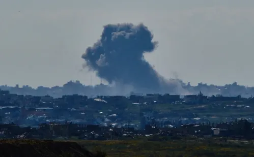 
          Imagem ilustrativa da imagem Israel admite falhas, mas não vê indícios de crimes em ataque a ambulâncias
          