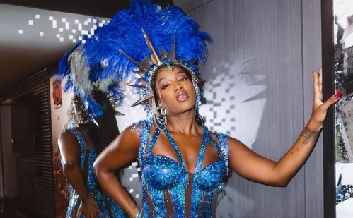 
          Imagem ilustrativa da imagem Iza celebra Retorno como rainha de bateria da Imperatriz Leopoldinense
          