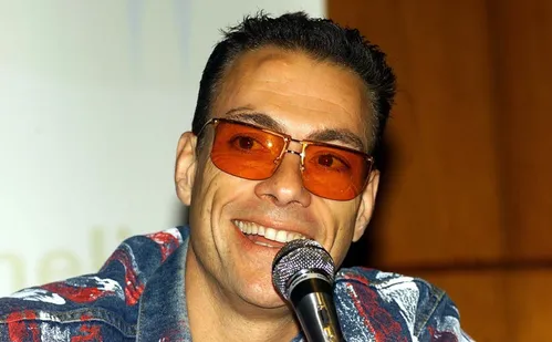 
          Imagem ilustrativa da imagem Jean-Claude Van Damme é acusado de envolvimento em esquema de exploração sexual
          