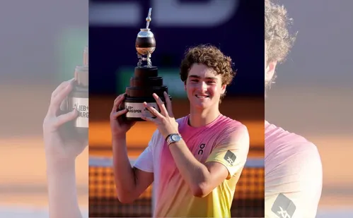 
          Imagem ilustrativa da imagem João Fonseca revela que quase vomitou em quadra durante vitória na estreia em Miami
          