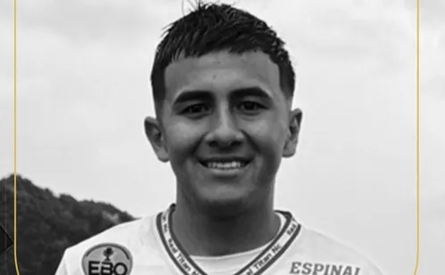 
          Imagem ilustrativa da imagem Jogador de 21 anos morre após choque de cabeça com goleiro rival
          