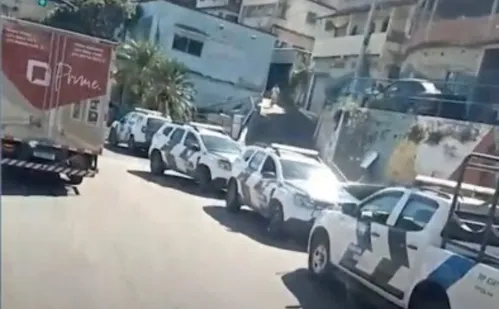 
          Imagem ilustrativa da imagem Jovem é morto a tiros após discussão em Vila Velha
          