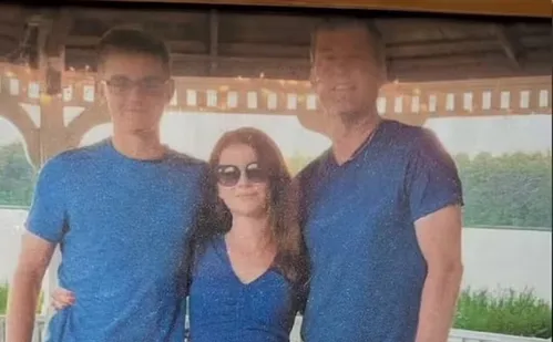 
          Imagem ilustrativa da imagem Jovem mata os pais nos EUA como plano neonazista contra Trump, diz FBI
          