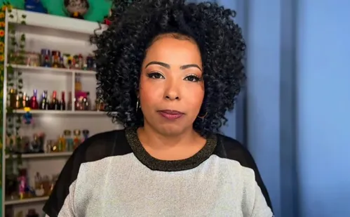 
          Imagem ilustrativa da imagem Juliana Oliveira diz que SBT a escondia de Otávio Mesquita
          