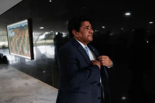 
          Imagem ilustrativa da imagem Justiça do Rio encerra ação que questionava eleição de Ednaldo Rodrigues na CBF
          