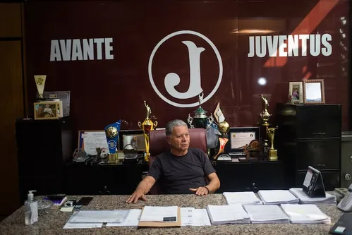 
          Imagem ilustrativa da imagem Juventus reelege grupo de situação pró-SAF em eleição com dois votos de diferença
          