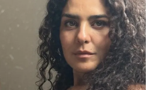 
          Imagem ilustrativa da imagem Leticia Sabatella faz desabafo após acusação de maus-tratos contra animais
          