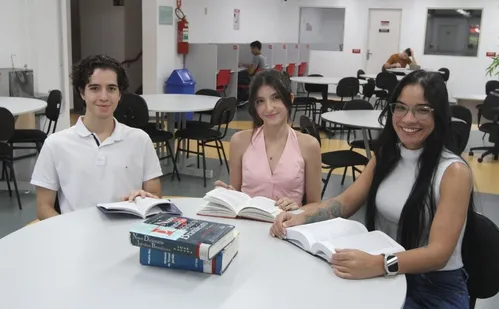 
          Imagem ilustrativa da imagem Levantamento aponta as vinte carreiras mais disputadas pelos jovens
          