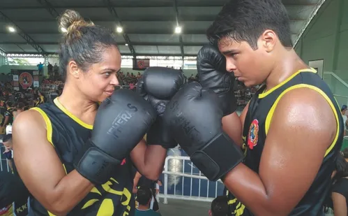 
          Imagem ilustrativa da imagem Limite é cuidado: como pais podem educar os filhos com afeto
          