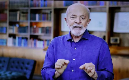 
          Imagem ilustrativa da imagem Lula defende debate sobre fim da escala 6x1 e aborda fraude no INSS
          