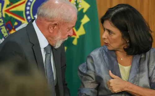 
          Imagem ilustrativa da imagem Lula demite Nísia, confirma Padilha na Saúde e dá início a reforma ministerial
          