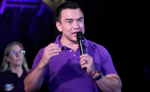 
          Imagem ilustrativa da imagem Lula diz que vai trabalhar com Noboa por integração, e Maduro fala em 'fraude'
          