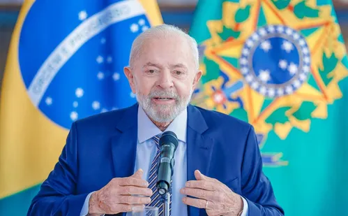 
          Imagem ilustrativa da imagem Lula promete gás de graça para 22 milhões de famílias
          