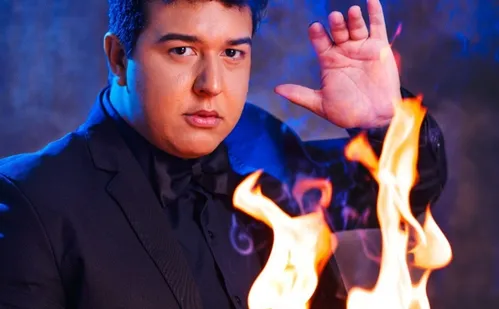 
          Imagem ilustrativa da imagem Mágico capixaba leva troféu em Campeonato Mineiro de Ilusionismo
          