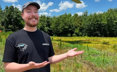 
          Imagem ilustrativa da imagem Maior youtuber do mundo vem ao Brasil para enfrentar 'ilha das cobras'
          