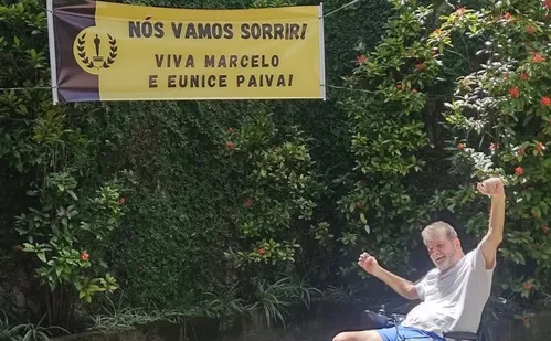 
          Imagem ilustrativa da imagem Marcelo Rubens Paiva ganha surpresa em casa após Oscar
          