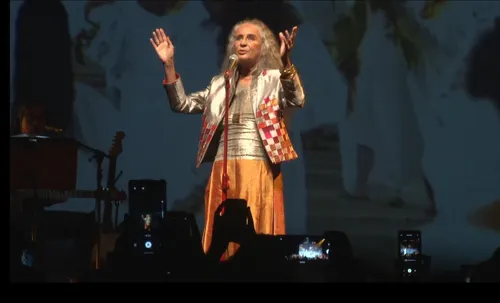 
          Imagem ilustrativa da imagem Maria Bethânia interrompe show no Rio e reclama: 'Me respeitem!"
          