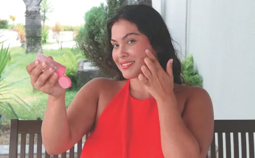 
          Imagem ilustrativa da imagem Médicos explicam o que é fato e o que é fake nos cuidados com a pele
          