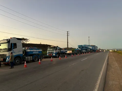 
          Imagem ilustrativa da imagem Megaoperação de escolta de segundo transformador gigante já está na BR-101
          