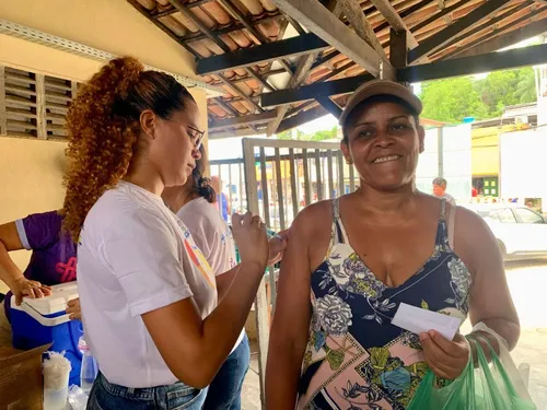 
          Imagem ilustrativa da imagem Mercados públicos do Recife disponibilizam vacina da gripe neste feriadão
          