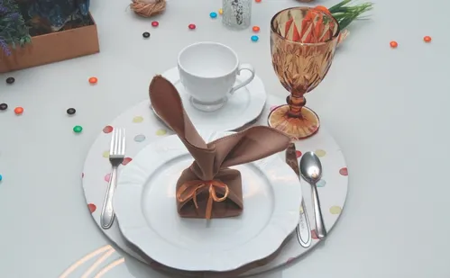 
          Imagem ilustrativa da imagem Aprenda a decorar mesas no clima da Páscoa
          