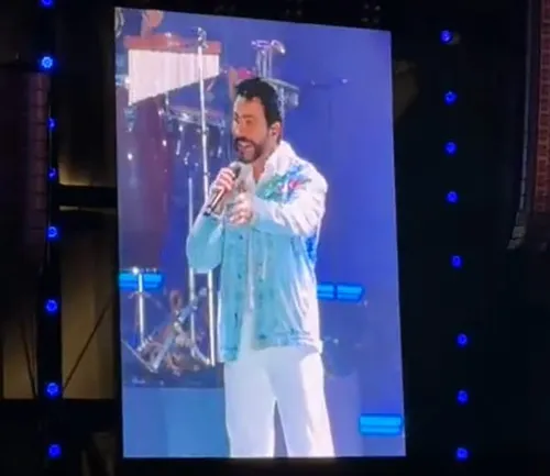 
          Imagem ilustrativa da imagem Milhares de fiéis acompanham gravação de DVD do Padre Fábio de Melo no Recife
          