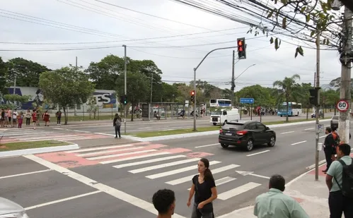 
          Imagem ilustrativa da imagem Motociclista morre em acidente na Avenida Fernando Ferrari
          