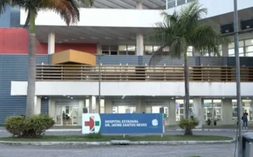 
          Imagem ilustrativa da imagem Motorista de aplicativo é esfaqueado durante assalto na Serra
          