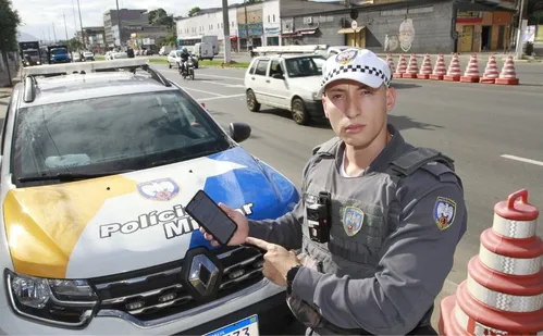 
          Imagem ilustrativa da imagem Motorista detido por fazer alerta de blitz em WhatsApp
          