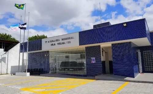 
          Imagem ilustrativa da imagem Homem é preso após invadir casa e ameaçar a mãe em Vila Velha
          