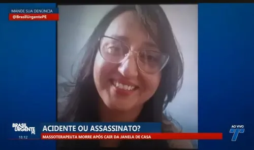 
          Imagem ilustrativa da imagem Mulher morre ao cair de apartamento onde morava. Marido é suspeito de tê-la jogado
          