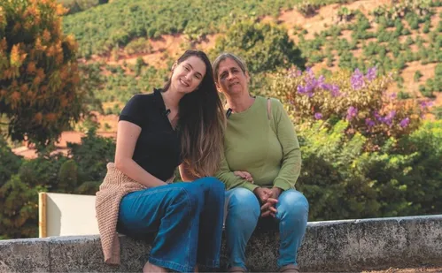 
          Imagem ilustrativa da imagem Negócio de família: paixão pelo café passado de mãe para filha
          