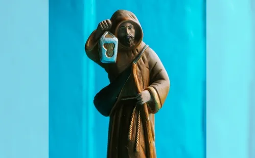 
          Imagem ilustrativa da imagem Noite de louvor e adoração em Piúma com Rose Nascimento
          